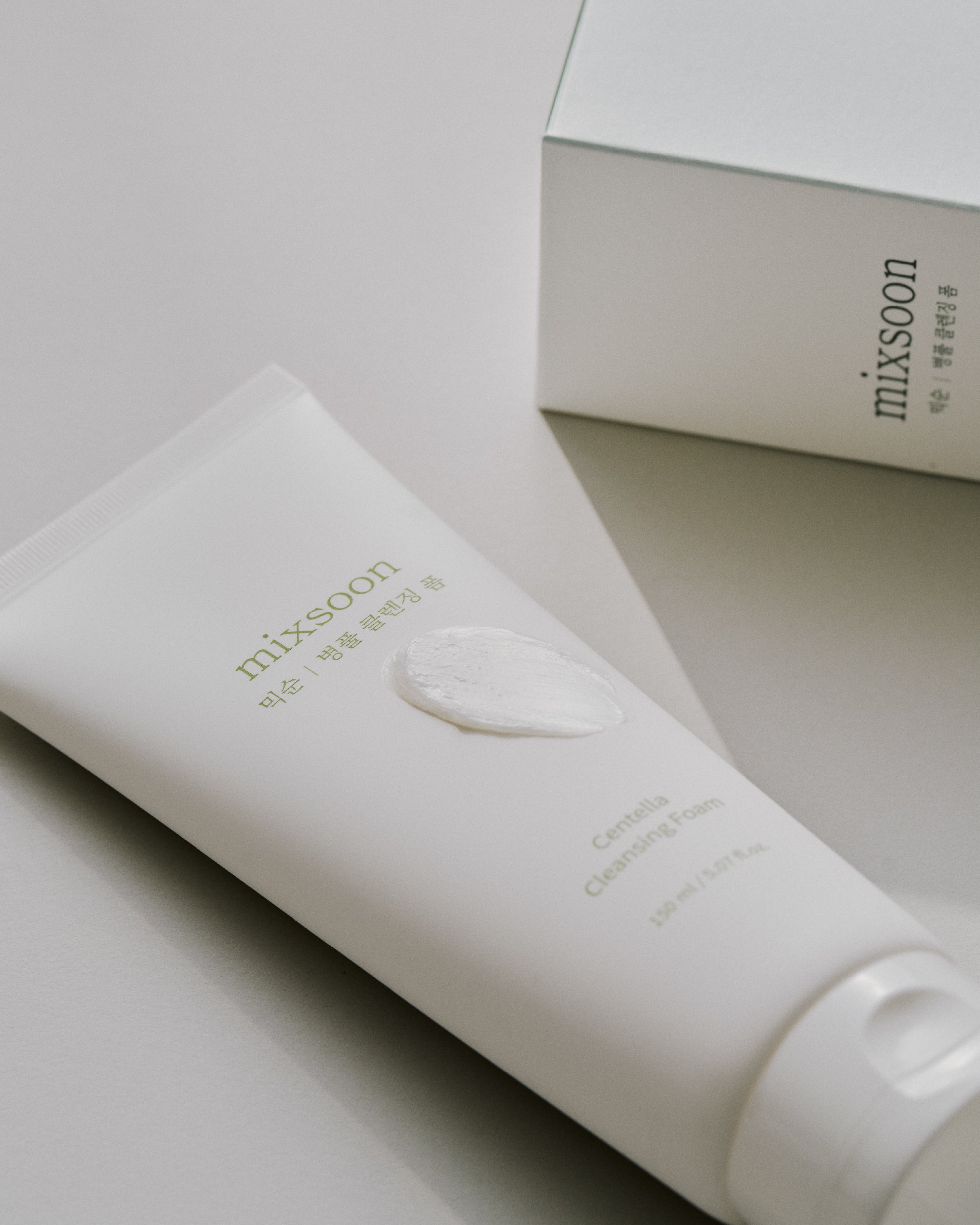 Mixsoon - Centella Cleansing Foam - Salisilik Asitli Gözenek Karşıtı ve Yatıştırıcı Temizleyici (150 mL)