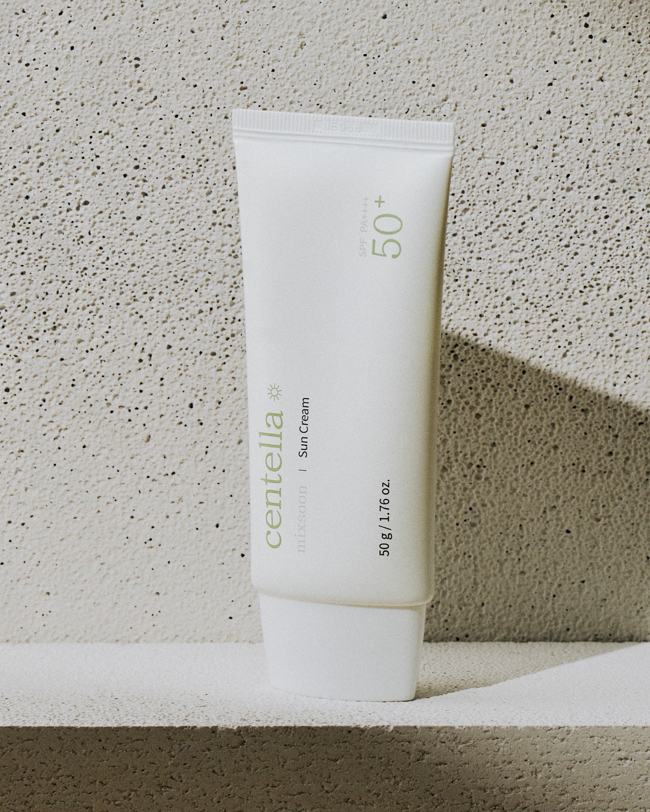 Mixsoon - Centella Sun Cream SPF50+ PA++++ - Centella İçeren Besleyici ve Nemlendirici Yüksek Korumalı Güneş Kremi