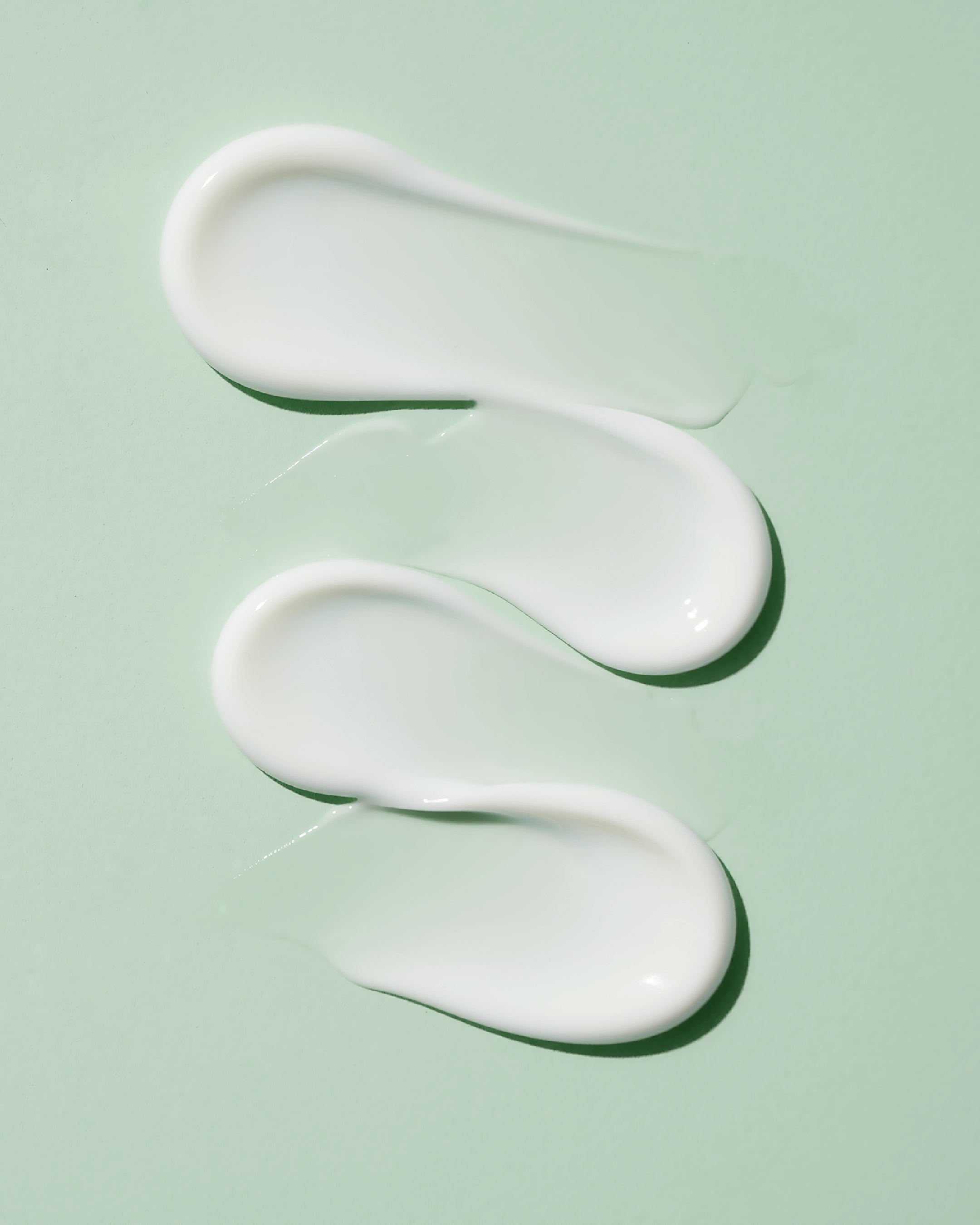 Mixsoon - Centella Sun Cream SPF50+ PA++++ - Centella İçeren Besleyici ve Nemlendirici Yüksek Korumalı Güneş Kremi