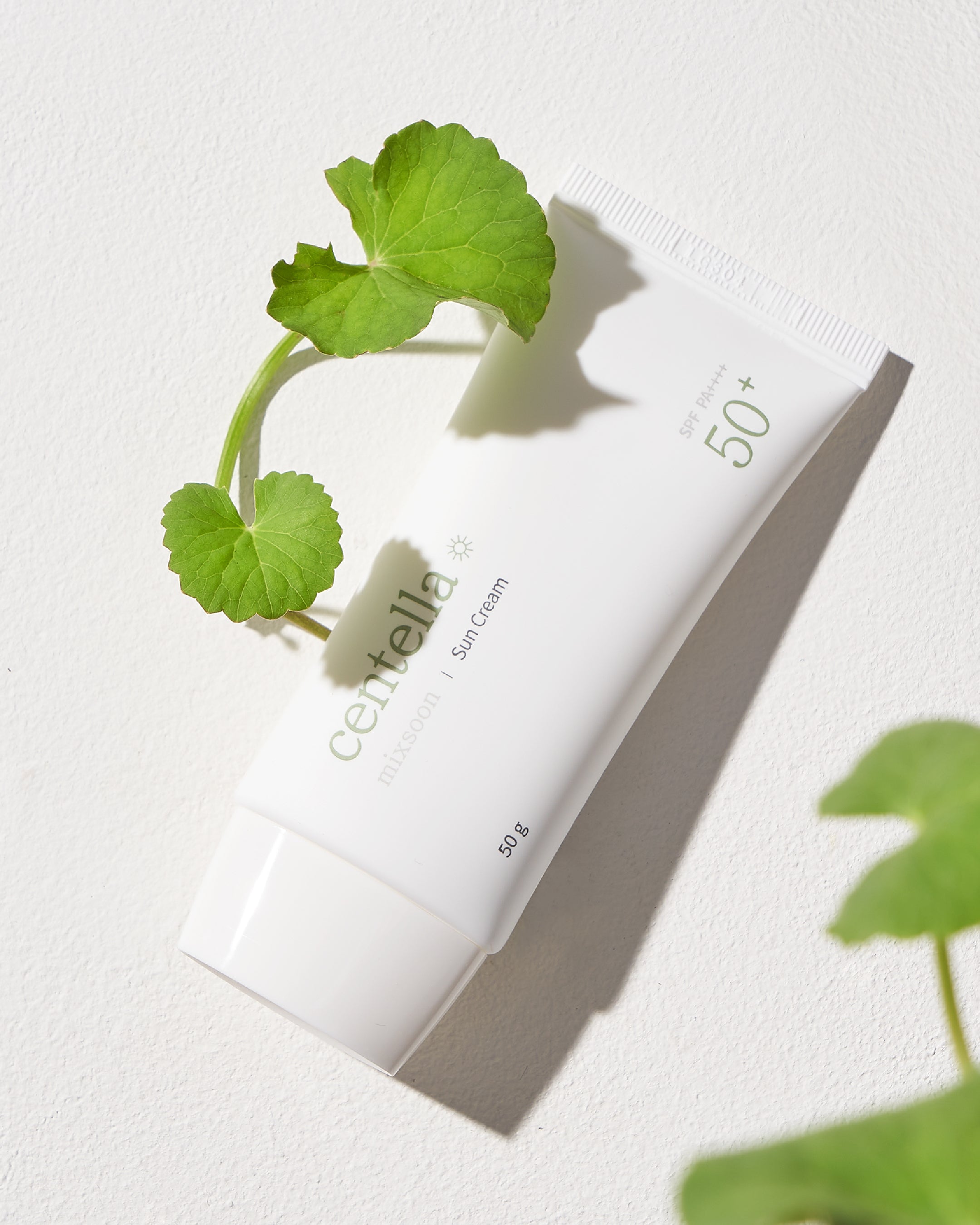 Mixsoon - Centella Sun Cream SPF50+ PA++++ - Centella İçeren Besleyici ve Nemlendirici Yüksek Korumalı Güneş Kremi