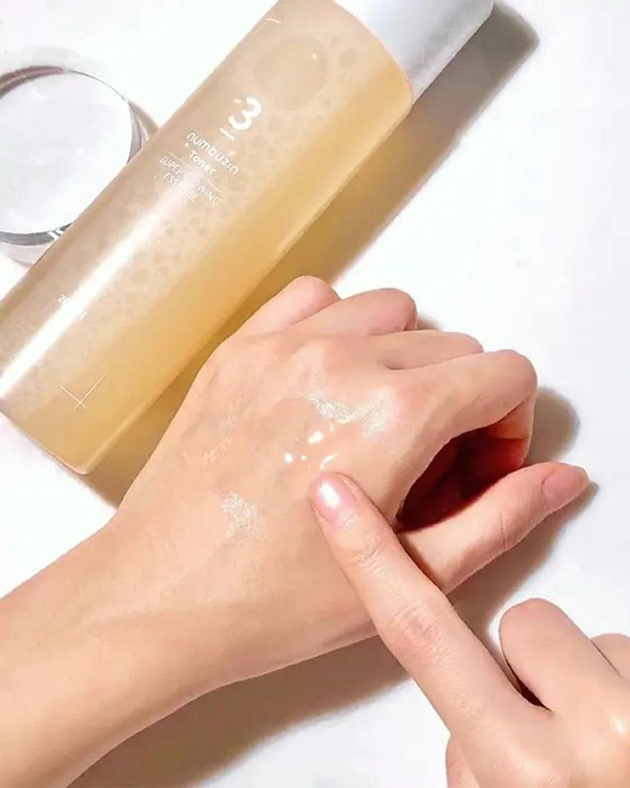 Numbuzin - No.3 Super Glowing Essence Toner (Parlatıcı Besleyici Fermente Özlü Esans Tonik)